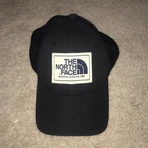 North face snap back